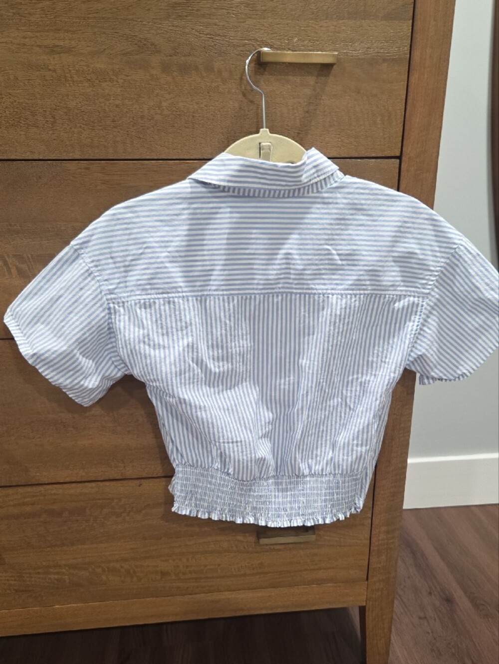 Evereve Women's Annie Waist Detail Blue White Stripe Shirt - Picture 4 of 4